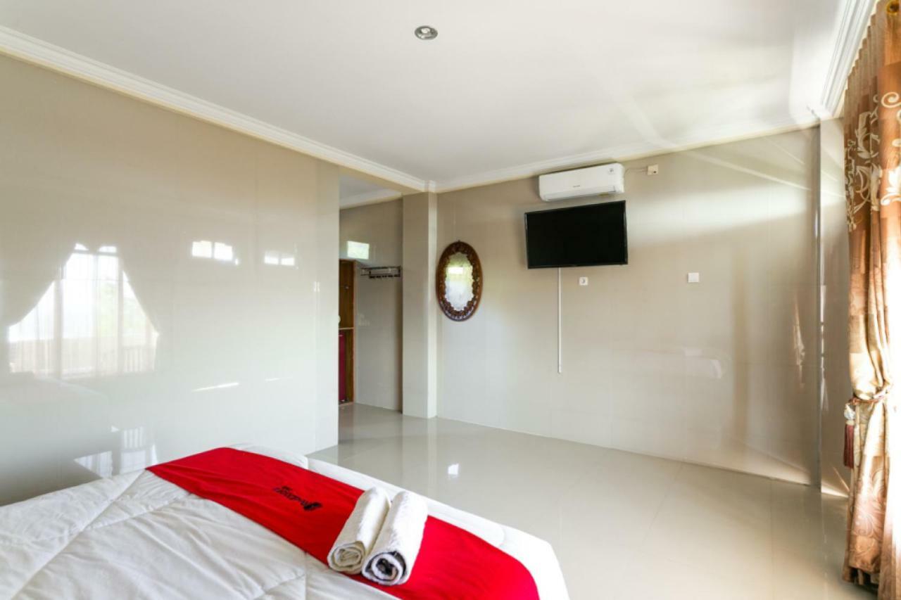 RedDoorz near Parangtritis Beach Exterior foto