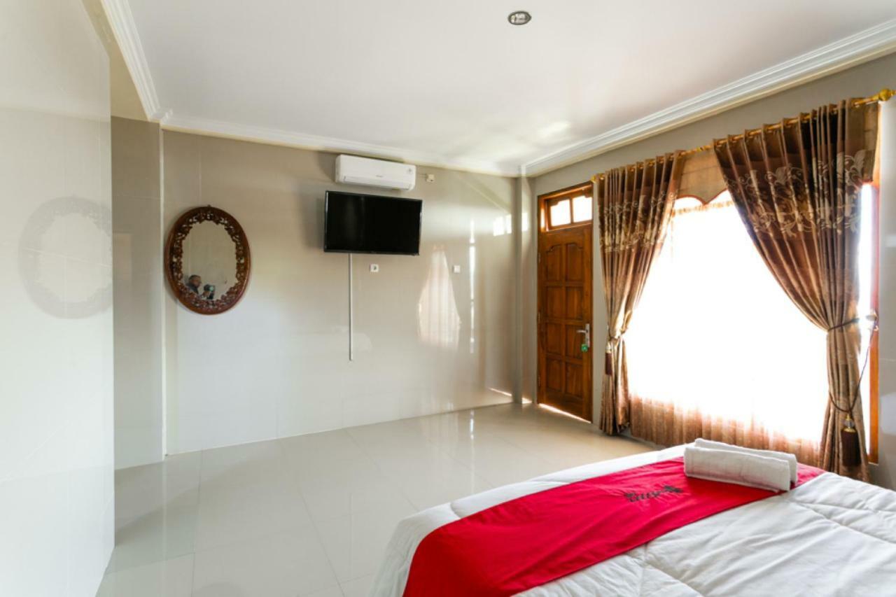 RedDoorz near Parangtritis Beach Exterior foto