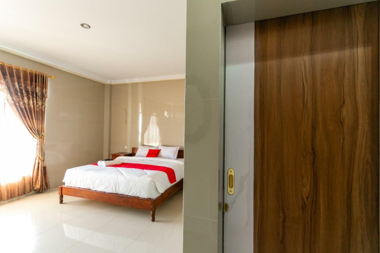 RedDoorz near Parangtritis Beach Exterior foto