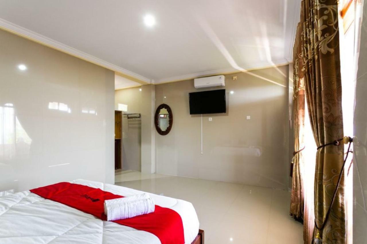 RedDoorz near Parangtritis Beach Exterior foto