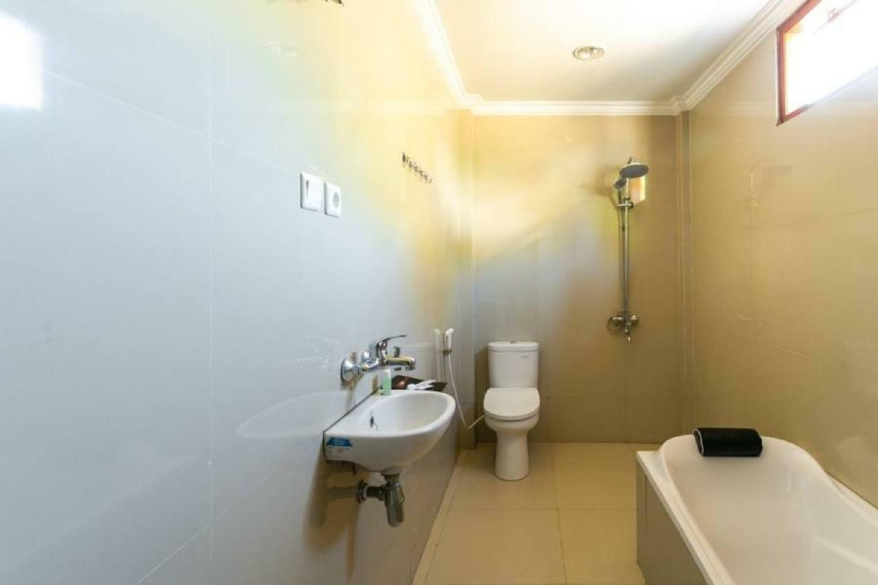 RedDoorz near Parangtritis Beach Exterior foto